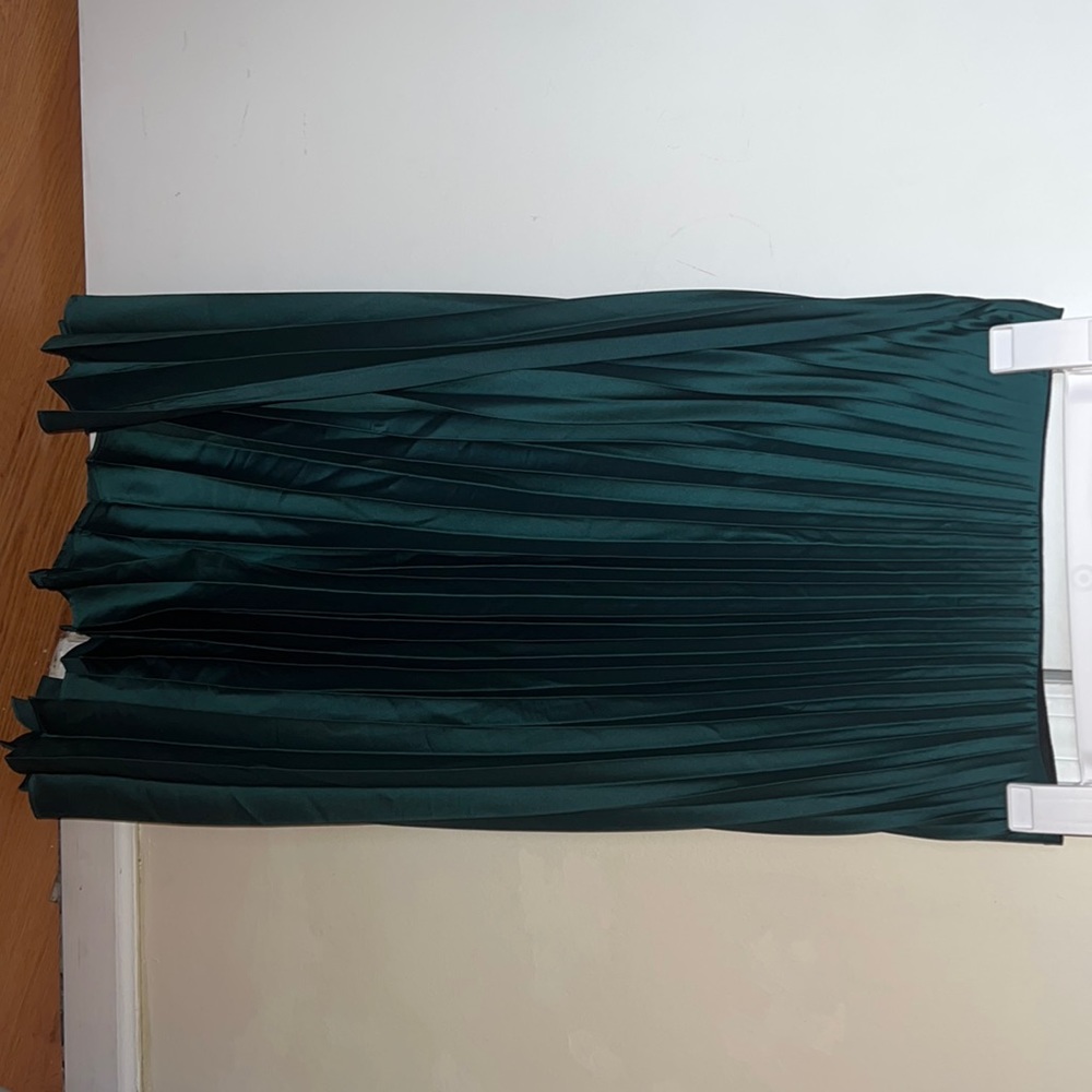 Zara green pleated skirt, size XS